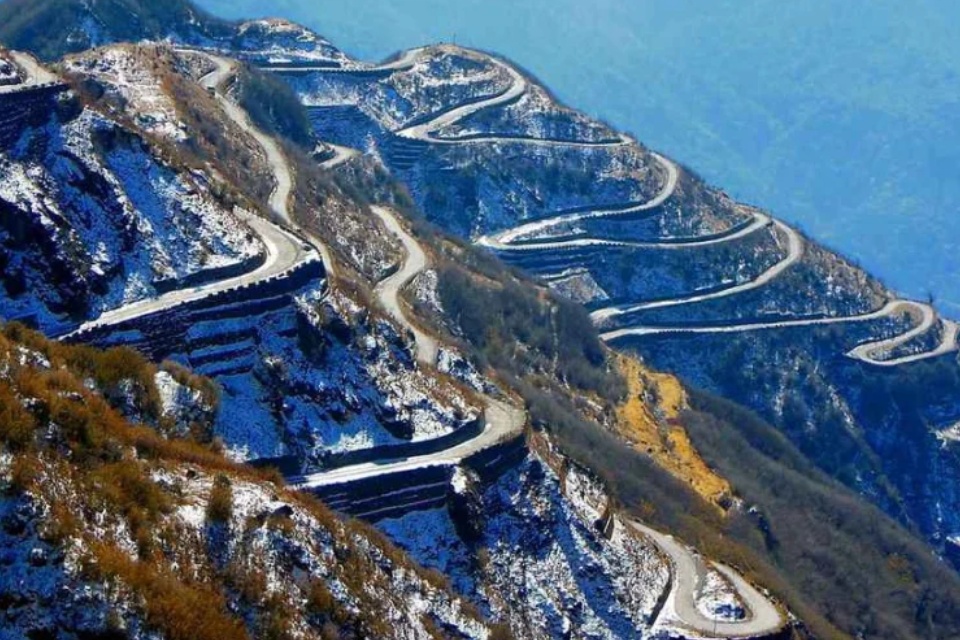 Darjeeling & Gangtok Deluxe Honeymoon Package